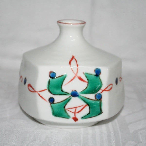 Kutani Yaki Hand-painted Kutani ware of Persian design