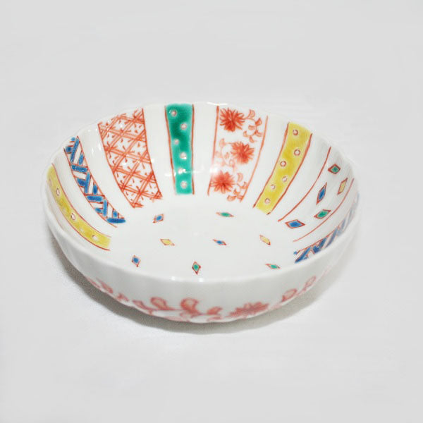 Kutani Yaki Hand-painted Kutani Ware, Western-style Tableware, Small Bowl with Design of Small Crescent-shaped Dots
