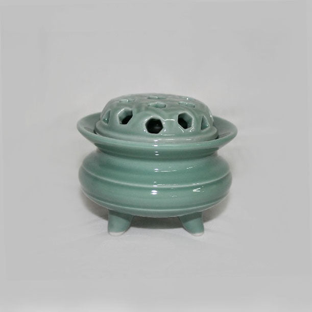 Kutani Yaki ware of hand-ground celadon net lid incense burner (small)