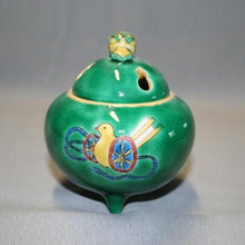 Load image into Gallery viewer, Kutani Yaki Ware Incense burner with hand-painted tool design in a round shape
