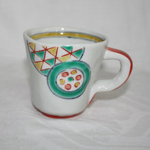 Load image into Gallery viewer, Kutani Yaki Hand-Drawn Japanese &amp; Western Tableware Mug with Design of Rounded Dots

