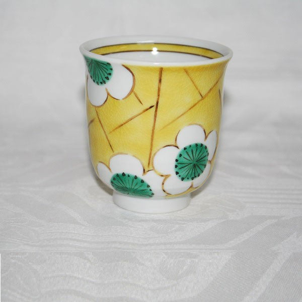 Kutani Yaki Ware Hand-Drawn Japanese and Western Tableware Teacup with Plum Blossom Design in Ice Crack (Yellow)