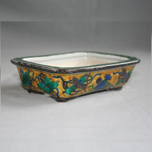 Load image into Gallery viewer, Kutani Yaki Hand-painted Kutani Yaki porcelain plant pot with a design of &quot;treasure spoon&quot; (No.4.5 oblong bowl)
