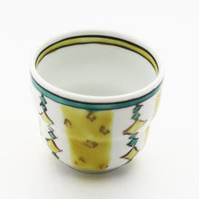Load image into Gallery viewer, Kutani Yaki Ware of Western Tableware, Water Chestnut Pattern Cup

