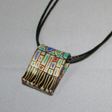 Load image into Gallery viewer, Kutani Yaki Accessory - Hand-painted square pendant with a design of Vienna
