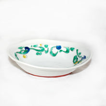Load image into Gallery viewer, Kutani Yaki Hand-drawn Japanese and Western Tableware 18cm oval bowl with Persian Arabesque design
