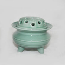 Load image into Gallery viewer, Kutani Yaki Ware Incense burner with hand-ground celadon net lid (medium)
