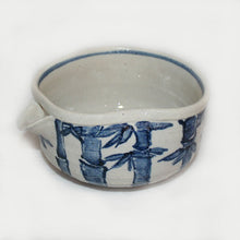 Load image into Gallery viewer, Kutani Yaki Ware Hand-painted Bowl with Design of Bamboo
