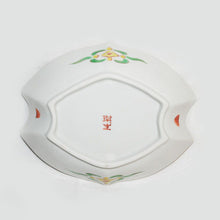 Load image into Gallery viewer, Kutani Yaki Tableware, Hand-Drawn Japanese and Western Tableware, Boat-Shaped Mukozuke
