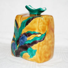 Load image into Gallery viewer, Kutani Yaki Hand-drawn Japanese and Western Tableware Vase with 15cm Square Design
